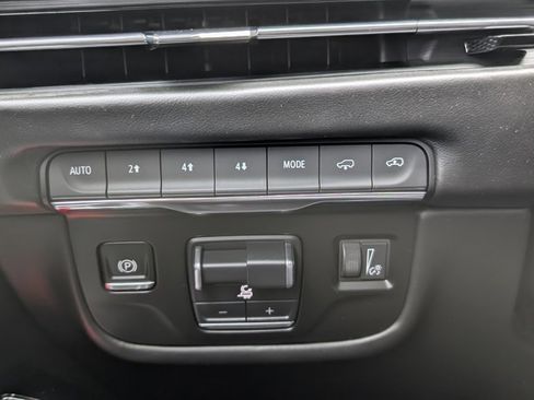 Certified 2025 Cadillac Escalade ESV Sport Platinum w/ LPO, ONYX Package image 12