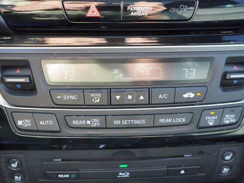 Used 2018 Honda Pilot Elite image 32