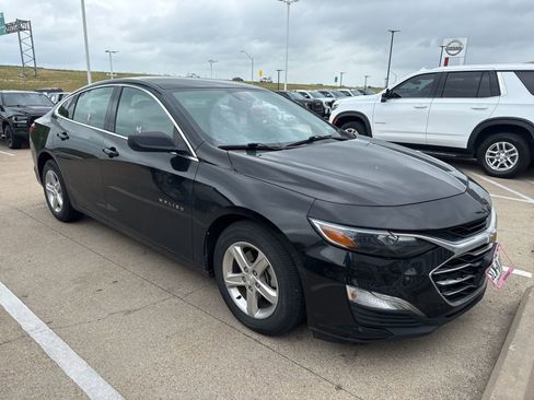 Used 2023 Chevrolet Malibu LS image 4