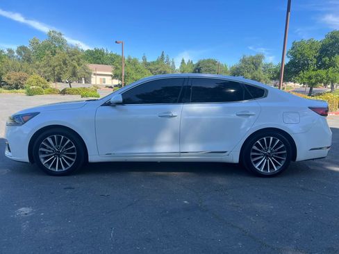 Used 2017 Kia Cadenza Premium FWD image 5