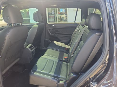 Used 2020 Volkswagen Tiguan SEL Premium R-Line w/ 3rd Row Seat Package AWD/4WD image 7