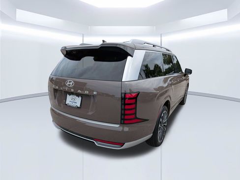 Certified 2026 Hyundai Palisade Calligraphy FWD image 4