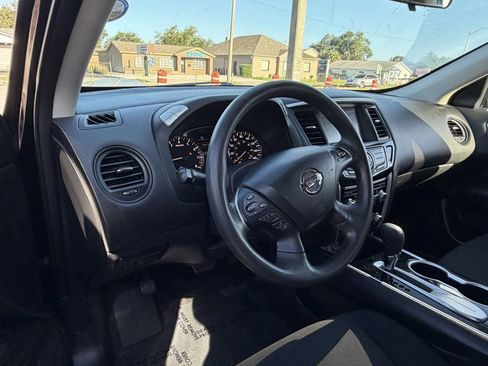 Used 2018 Nissan Pathfinder S FWD image 18