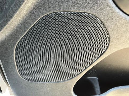 Used 2016 Jeep Grand Cherokee Overland w/ Advanced Technology Group image 34