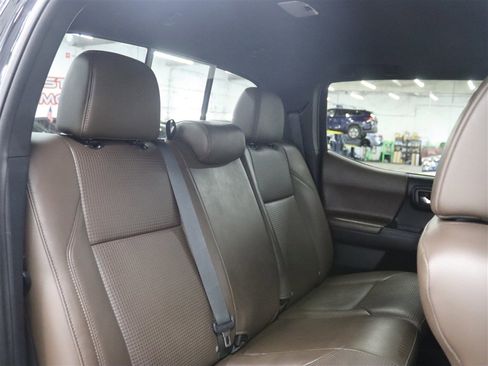 Used 2021 Toyota Tacoma Limited AWD/4WD image 19