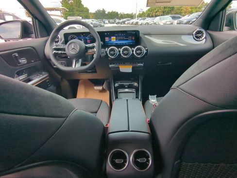 Certified 2025 Mercedes-Benz GLA 250 image 2