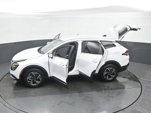 Used 2025 Kia Sportage LX AWD/4WD image 52