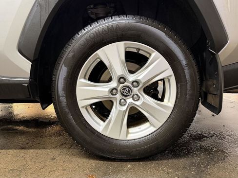 Used 2019 Toyota RAV4 XLE image 32