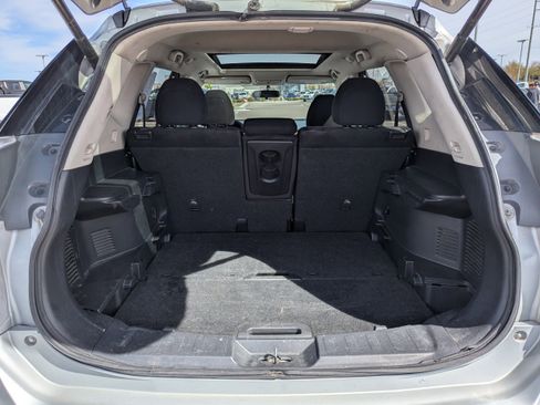 Used 2014 Nissan Rogue SV w/ SV Premium Package image 34