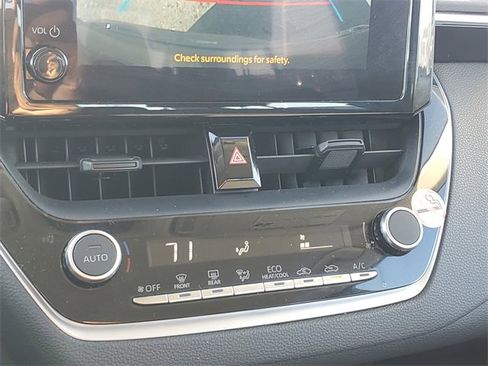 Used 2024 Toyota Corolla LE image 30