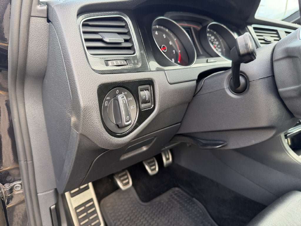 Used 2015 Volkswagen GTI SE FWD image 19