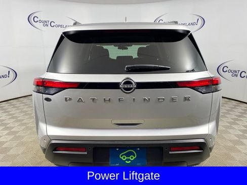 Used 2025 Nissan Pathfinder SV FWD image 5