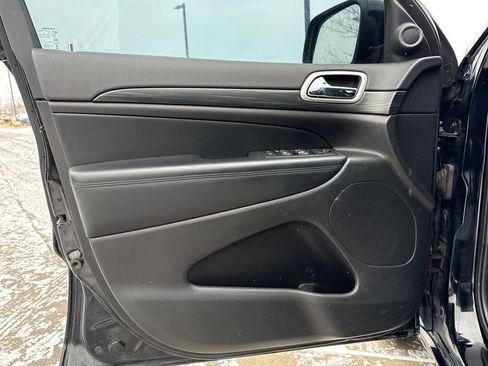 Used 2020 Jeep Grand Cherokee Altitude image 10