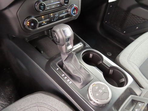 New 2025 Ford Bronco Base image 15