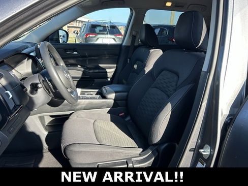 Used 2022 Nissan Pathfinder S image 14