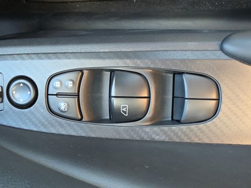 Certified 2025 Nissan Altima 2.5 S FWD image 11