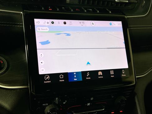 Used 2023 Jeep Grand Cherokee Limited image 12