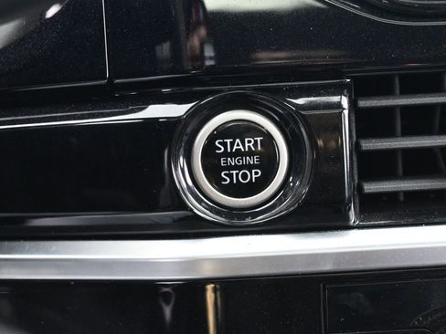 Used 2022 Nissan Pathfinder SL w/ SL Premium Package image 21