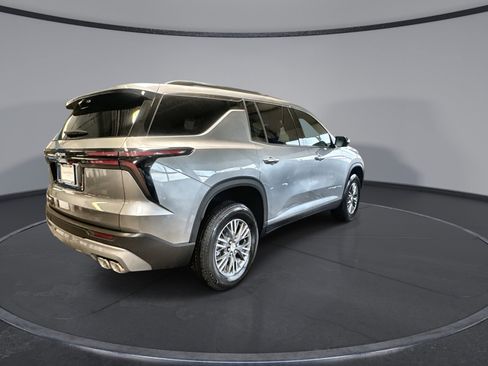 New 2026 Chevrolet Traverse LT w/ Driver Confidence Package AWD/4WD image 8