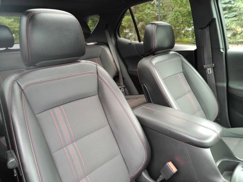 Used 2023 Chevrolet Equinox RS AWD/4WD image 11