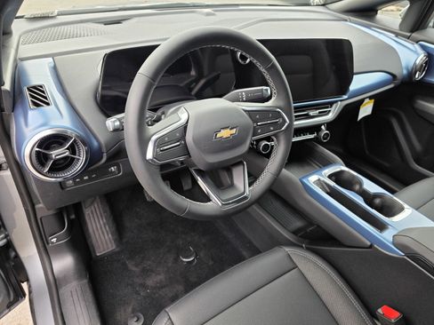 New 2026 Chevrolet Equinox EV LT image 24