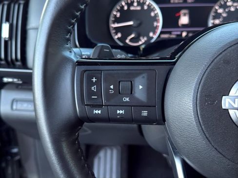 Certified 2024 Nissan Pathfinder SV image 19