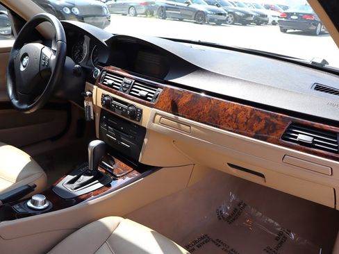 Used 2006 BMW 330xi Sedan AWD/4WD image 18