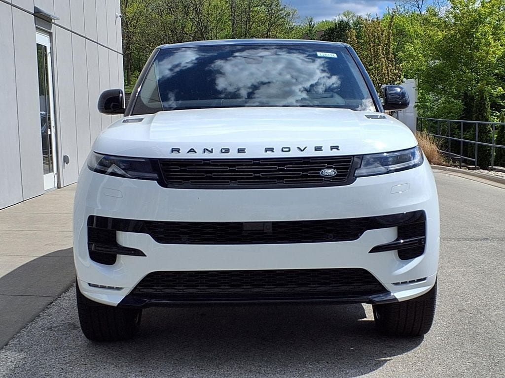 New 2026 Land Rover Range Rover Sport Dynamic SE AWD/4WD image 2