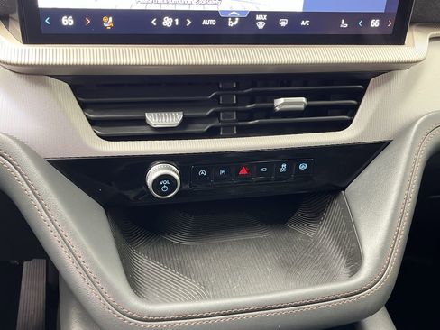 New 2026 Ford Explorer Active w/ Active Comfort Package AWD/4WD image 24
