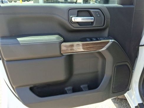 Used 2023 Chevrolet Silverado 2500 LT AWD/4WD image 9