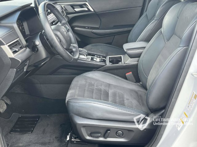 Used 2024 Mitsubishi Outlander SE Black Edition AWD/4WD image 15