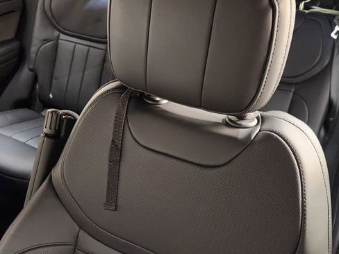 New 2025 Land Rover Range Rover Sport SE image 15