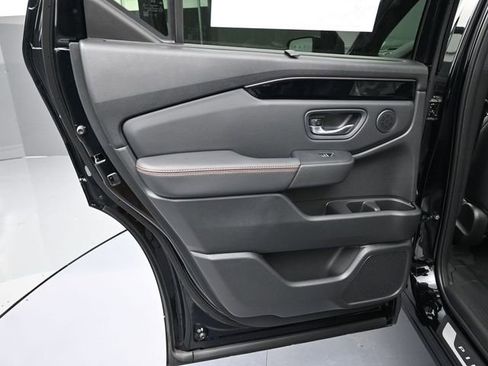 New 2025 Honda Pilot TrailSport image 7