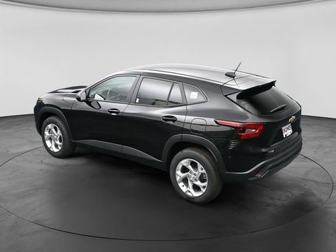 New 2026 Chevrolet Trax LS w/ LS Convenience Package FWD image 45