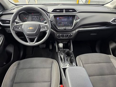 Used 2023 Chevrolet TrailBlazer LT w/ Convenience Package FWD image 13