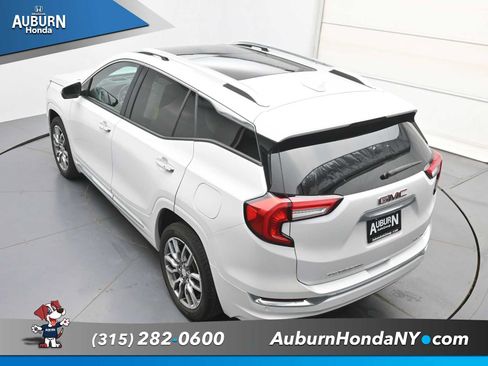 Used 2022 GMC Terrain Denali w/ Denali Premium Package AWD/4WD image 32