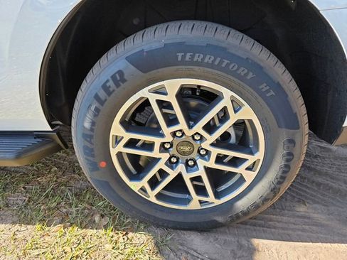 New 2025 Ford Expedition Active image 26