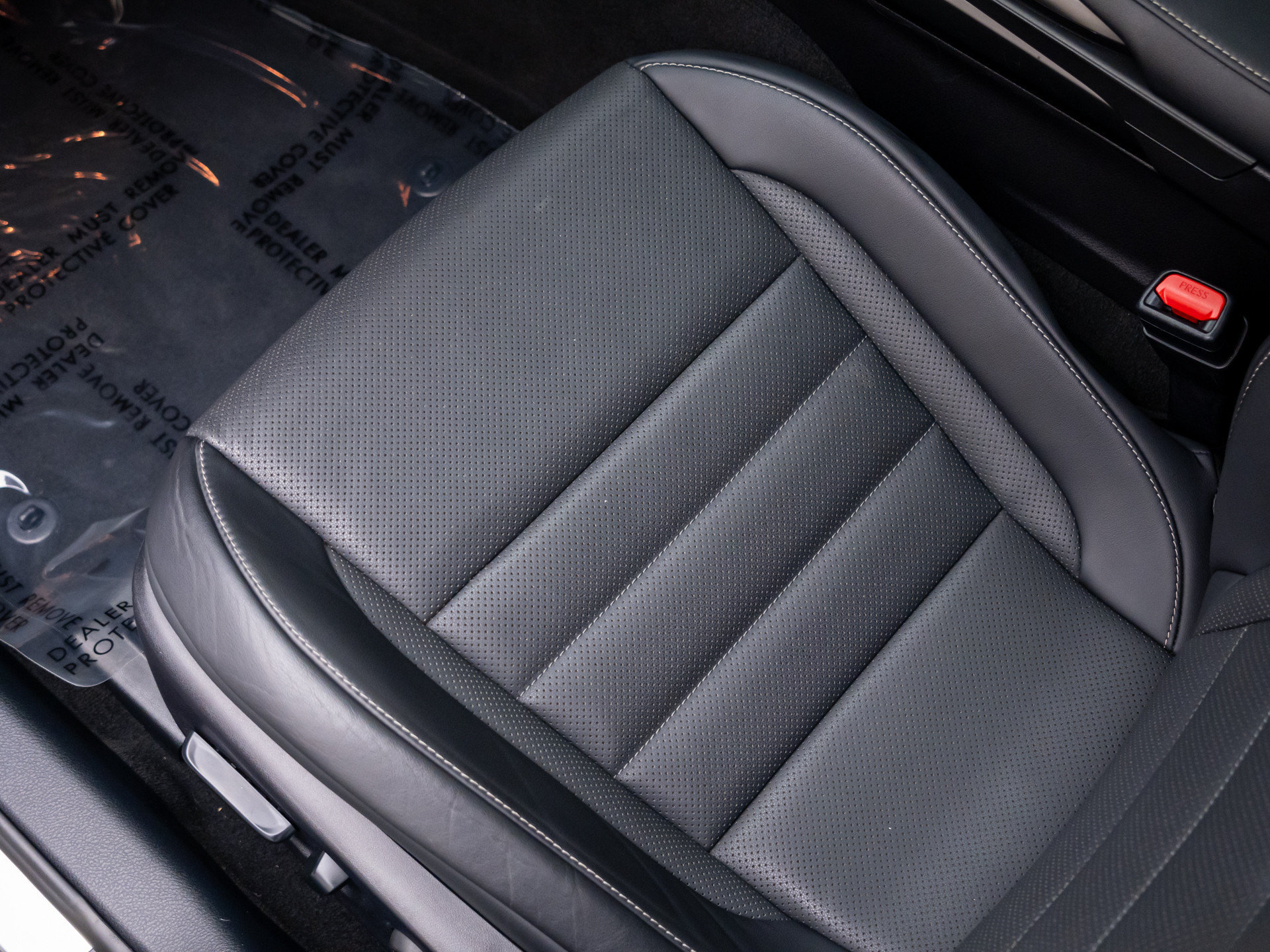 Used 2022 Lexus IS 500 RWD image 13