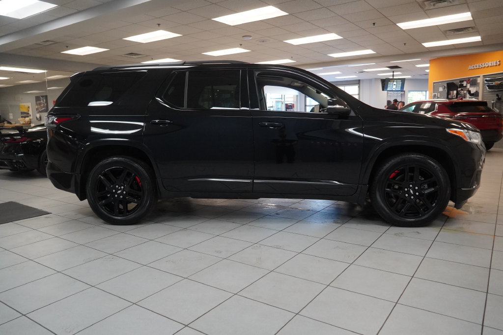 Used 2021 Chevrolet Traverse Premier w/ Redline Edition AWD/4WD image 19
