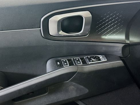Used 2024 Kia Sorento S image 15