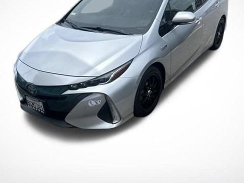 Used 2018 Toyota Prius Prime Premium FWD image 9
