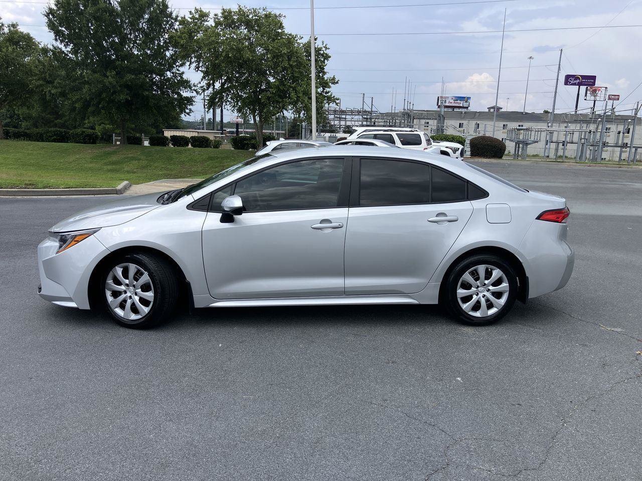 Certified 2025 Toyota Corolla LE FWD image 2