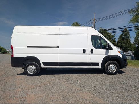 Used 2026 RAM ProMaster 2500 w/ Convenience Group FWD image 4