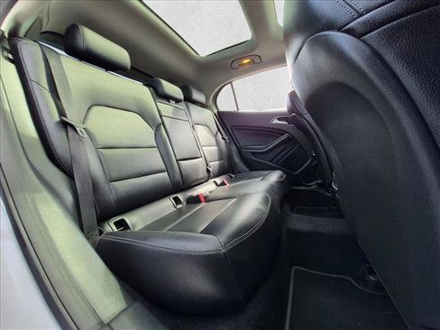 Used 2015 Mercedes-Benz GLA 250 4MATIC image 18