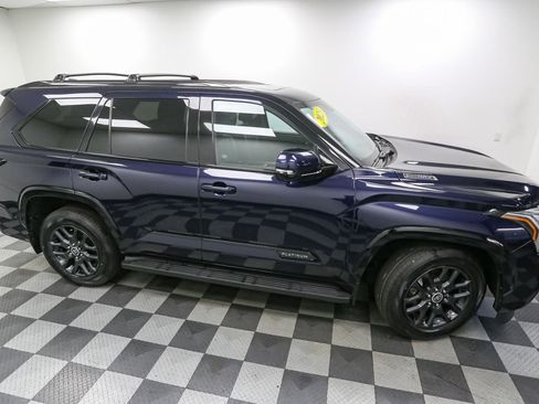 Used 2023 Toyota Sequoia Platinum image 5