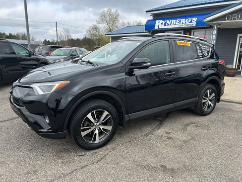 Used 2018 Toyota RAV4 XLE image 1