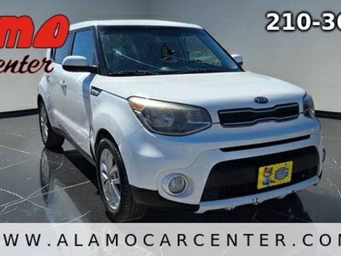 Used 2018 Kia Soul + FWD image 7