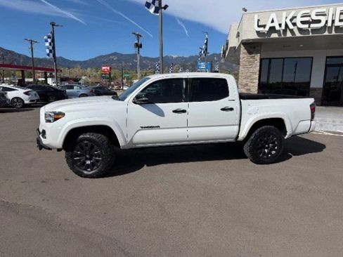 Used 2021 Toyota Tacoma Limited w/ Nightshade Package AWD/4WD image 4
