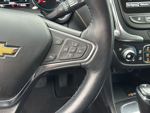 Used 2018 Chevrolet Equinox Premier image 18