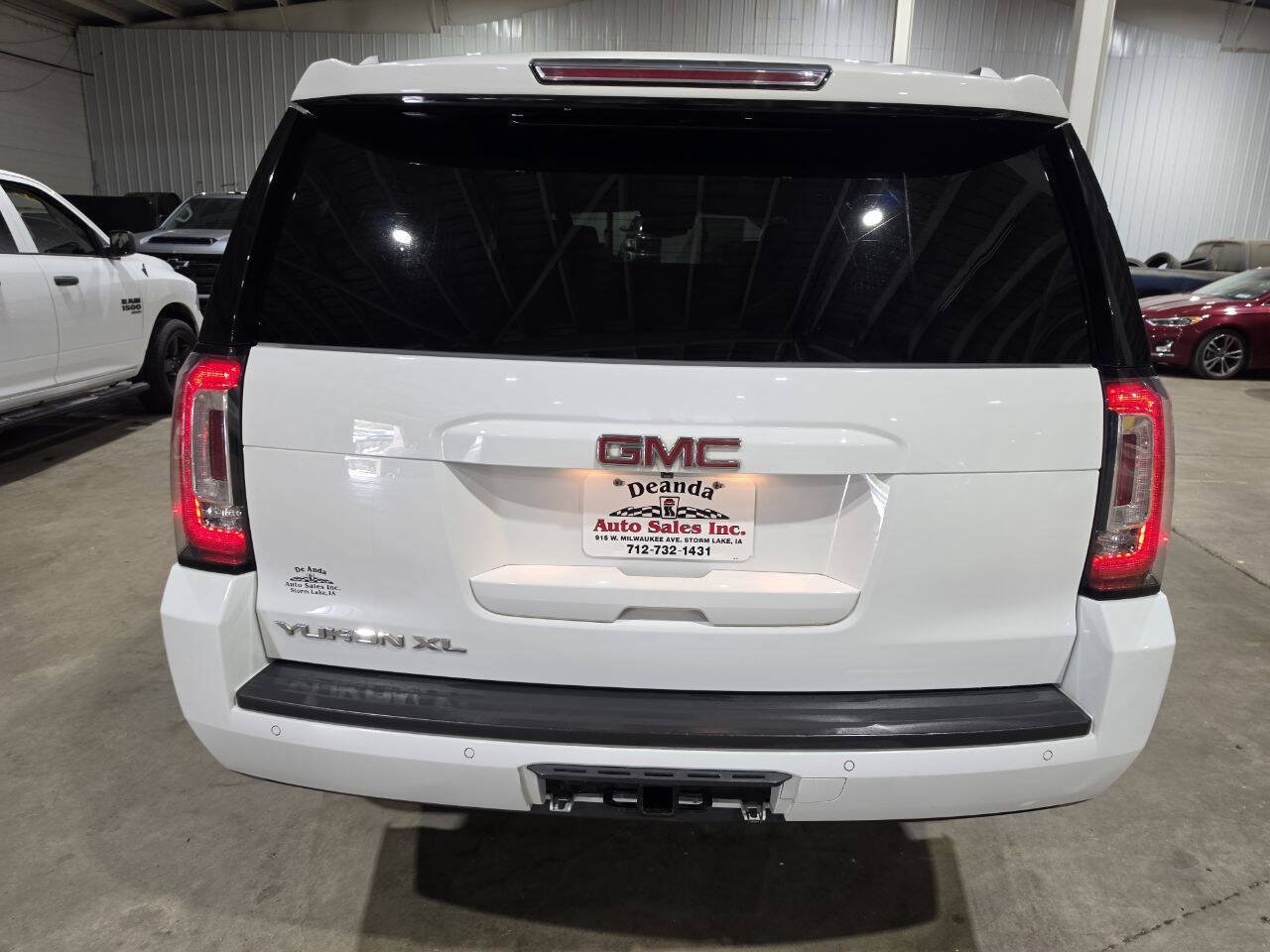 Used 2018 GMC Yukon XL SLT w/ Premium Edition AWD/4WD image 10